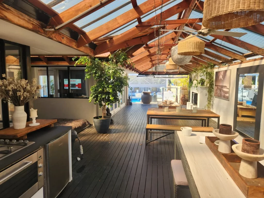 Polycarbonate pergola roof repairs